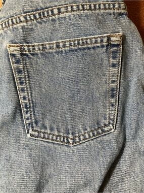 GAP Reverse fit Light Blue vintage Denim Jeans with Leather Patch